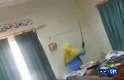 بالفيديو: حالة استنفار بعد اكتشاف”بريعصي” بغرفة للمعلمات بالكويت