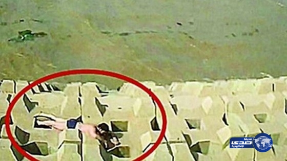 أنقذوه من الموت في عرض المحيط فاستعبدوه طوال 3 سنوات!!