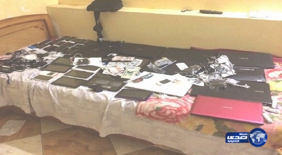 الإطاحة بشابين سرقا 49 جوالاً بمحايل عسير