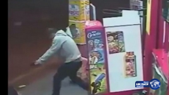 بالفيديو: مقتل شرطي اثناء محاولته التصدي لعملية سطو في البرازيل