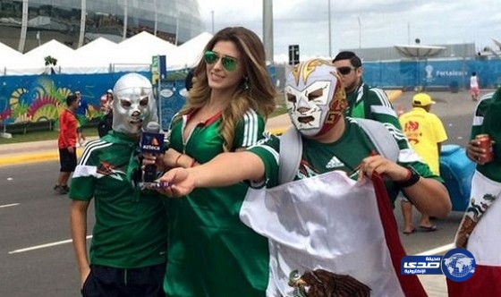 المذيعة المكسيكية إينيس ساينزتخطف الانظار في البرازيل 2014