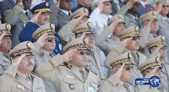 الجزائر ترفع ميزانية جيشها إلى 12 مليار دولار في 2014