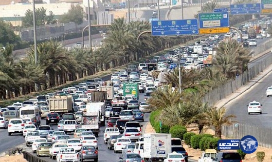 مرور الرياض يعيد برمجة الإشارات خلال رمضان