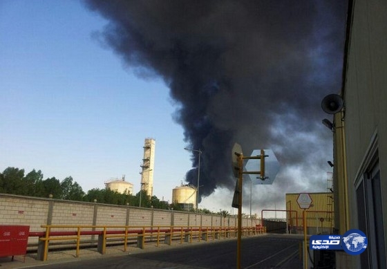 مدني الخبر يحاصر حريقاً في مستودع كيماوي بصناعية الدمام الثانية