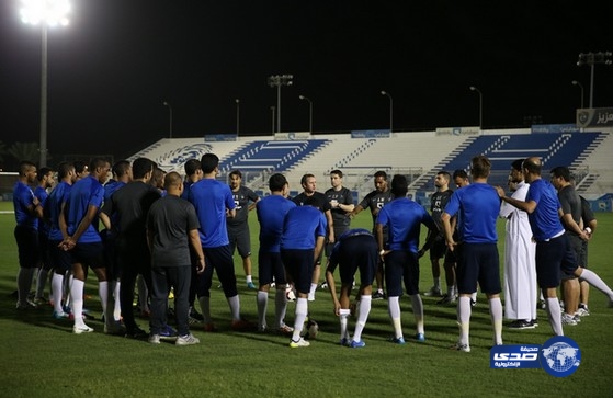 لاعبو الهلال يؤدون مرانًا لياقيًا