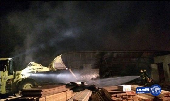 مدني “المدينة ” يسيطر على حريق بمستودع اخشاب بطريق الهجرة‎