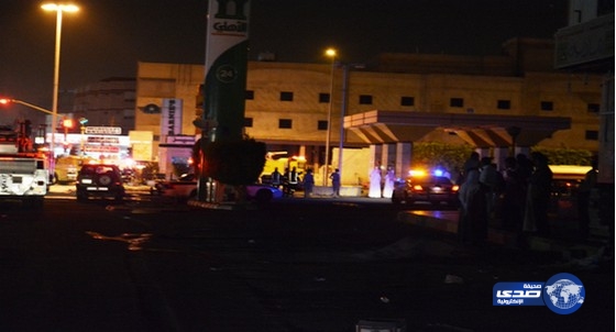 رجل إنقاذ يبعد صهريج وقود مشتعل عن محطة في خميس مشيط