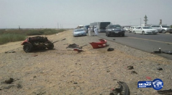 إصابة شخصين باصطدام مركبتين في حلي