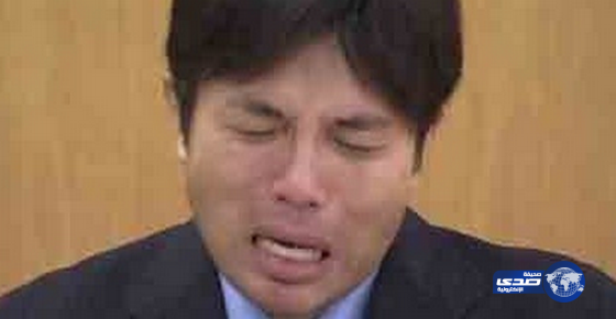 بالفيديو – نائب ياباني يبكي بحرقة أمام الكاميرا!