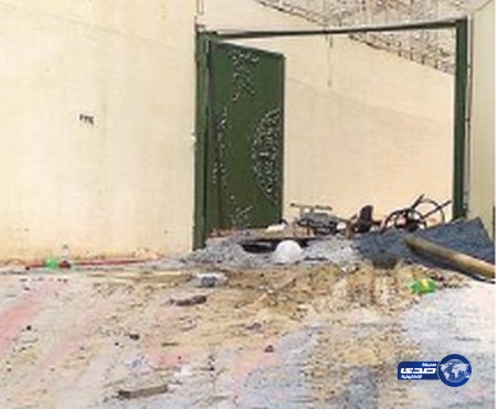 مالك مدرسة أهلية بمكة يستغل الإجازة ويحفر بئراً ارتوازية بـ”الفناء”