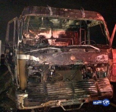 التماس كهربائي يتسبب في اشتعال حريق بشاحنة في الطائف