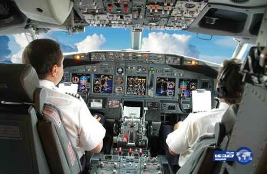 طيار يتجرد من ثيابه احتجاجاً على الإجراءات الأمنية بالمطار