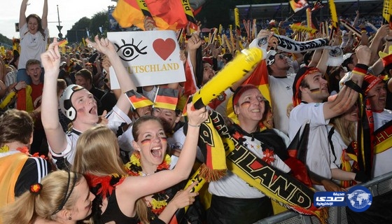 بالصور:احتفالات في ألمانيا بعد تأهل “الماكينات” لنصف نهائي المونديال
