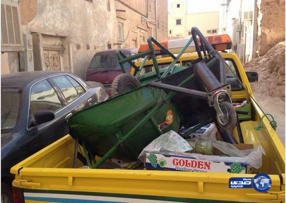 أمانة الرياض تضبط منزل شعبي متهالك يخزن الخضروات