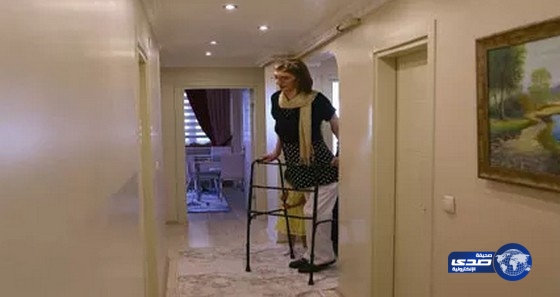 بالصور ..أطول فتاة في العالم طولها 2.13 متر