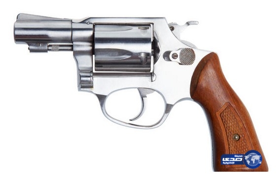 فتاة اردنية تطلق النار على نفسها امام بوابة الجامعة