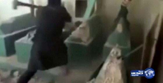 بالفيديو: داعش تحطم قبر النبي يونس في الموصل