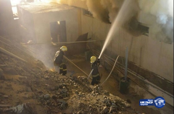 مدني مكة يباشر حريق مستودع اثاث فندقي واجهزة كهربائية (صور)‎