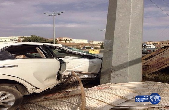 تحرير قائد سيارة احتجز داخلها بعد اصطدامه بعمود إنارة