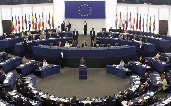 الاتحاد الأوروبي يرفض التدخل في حادث الطائرة الماليزية