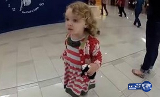 بالفيديو.. رد فعل طفلة أميركية عند سماعها صوت الأذان لأول مرة