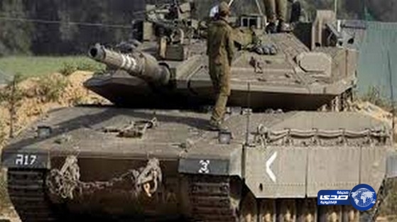 بالفيديو: قطع يد ضابط اسرائيلي وهو يطلق النار من الدبابة