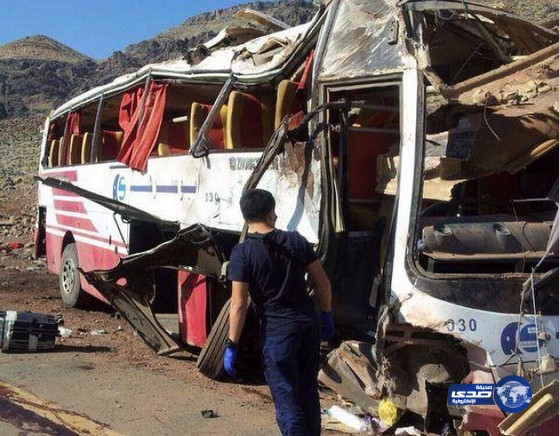 ثلاث وفيات و 43 إصابة في حادث حافلة معتمرين في تبوك