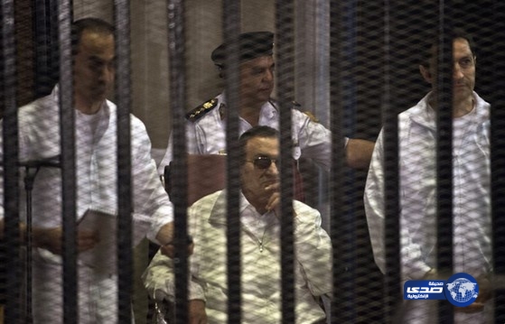 تأجيل إعادة محاكمة مبارك و10 آخرين