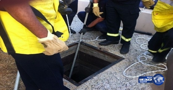 مدني المدينة ينقذ عاملاً سقط في حفرة عمقها 8 أمتار