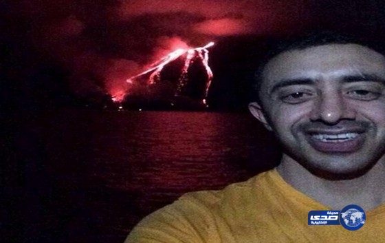 الشيخ عبد الله بن زايد ينشر صورة سيلفي مع بركان