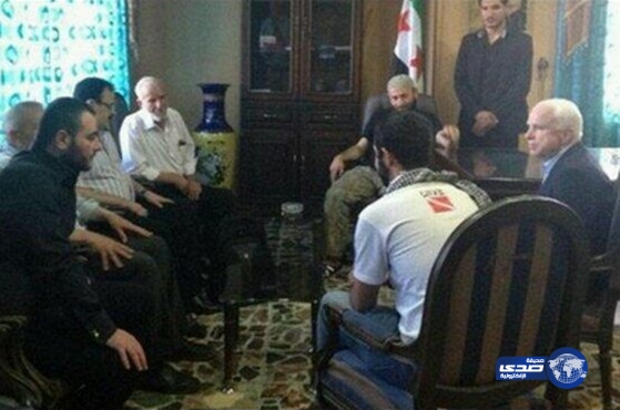 لقاء جمع بين “البغدادي” مع السيناتور الأمريكي “جون ماكين” (صور)