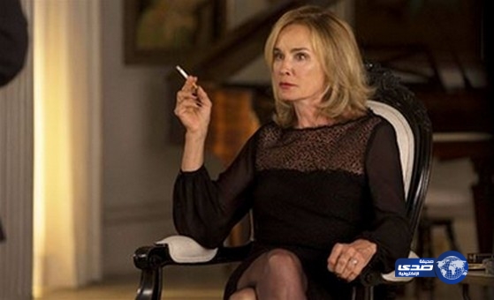 أقصر امرأة بالعالم “بطلة” قصة رعب أميركية