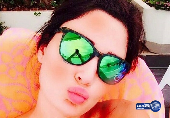 سيرين عبد النور تنشر “سيلفي” في حمام السباحة