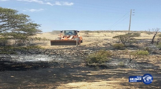 إخماد حريق بمزارع بمركز باللحمر في عسير