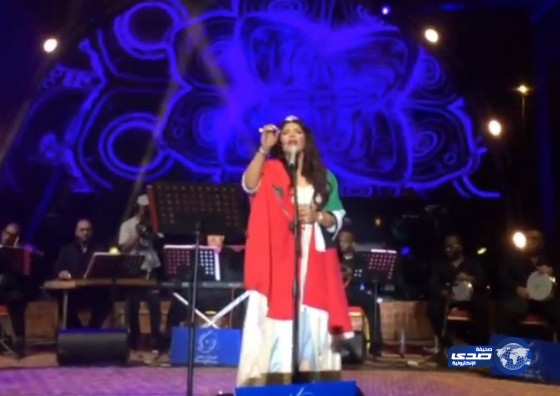 أحلام غنت «ببلاش» مقابل زفة مغربية لها