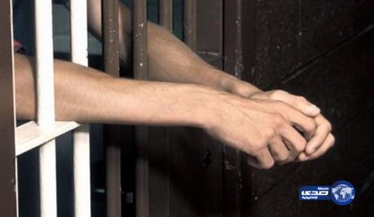 أربعيني يتجنب الترحيل  بالادعاء أنه نسي بلده الأصلي