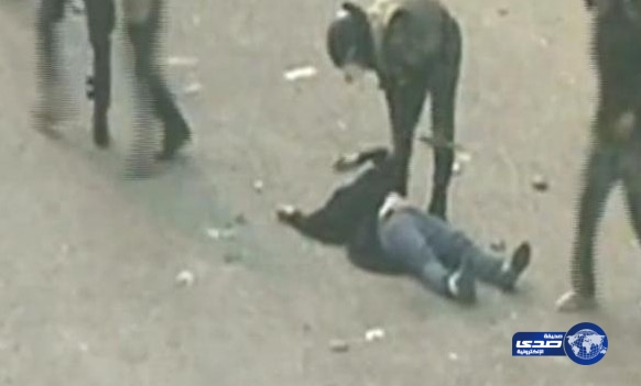 3 فرنسيات يعذبن فتاة بتهمة “جذب انظار اصدقائهن الشباب”