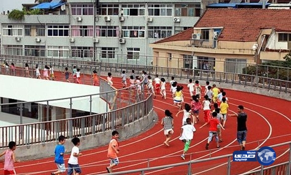 مدرسة تحول سطحها إلى مضمار للجري