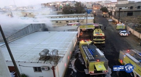 إخماد حريق في مستودع لعب أطفال بخميس مشيط