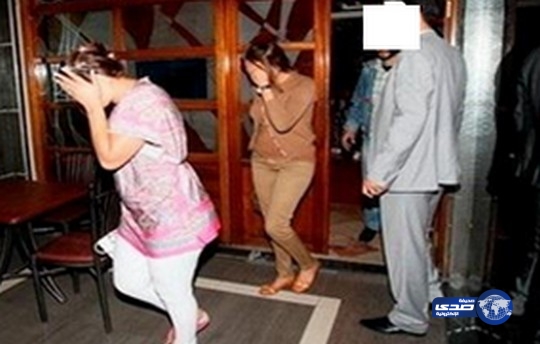 ضبط “ممثلة” مع أثرياء خليجيين داخل شقة بمصر