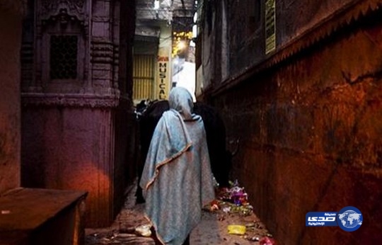 هندي يحبس زوجته 3 سنوات بالحمام لأنها لم تدفع له المهر