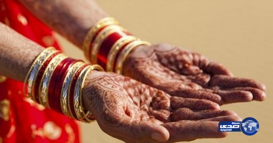 هندي يحتجز زوجته في حمام لعدم دفعها مهره