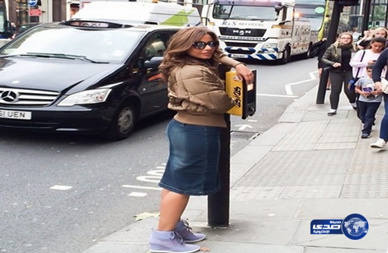 سلفي مذيعة العربية مهيرة عبد العزيز مع صندوق بريد!