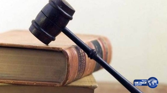 زوج يقاضي زوجته بسبب تركها للعمل