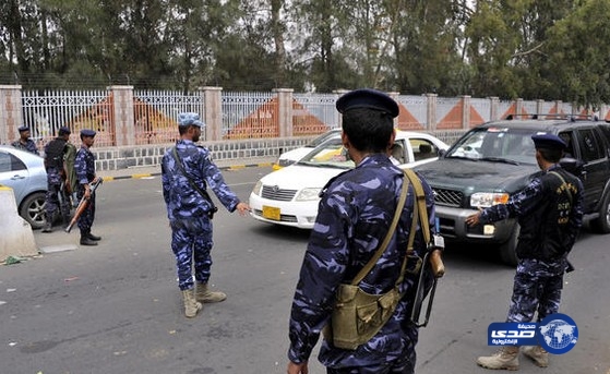 حوثيون يغلقون طريق مطار صنعاء والجيش اليمني يقصف مواقع للمتمردين