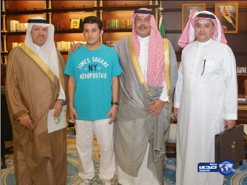 أمير الباحة يستقبل بطل السباحة عبدالله الغامدي المصاب بمرض التوحد
