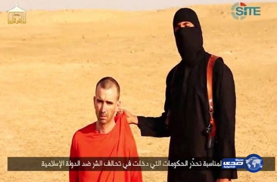 داعش يقطع رأس رهينة بريطاني ويهدد بقتل آخر (فيديو)