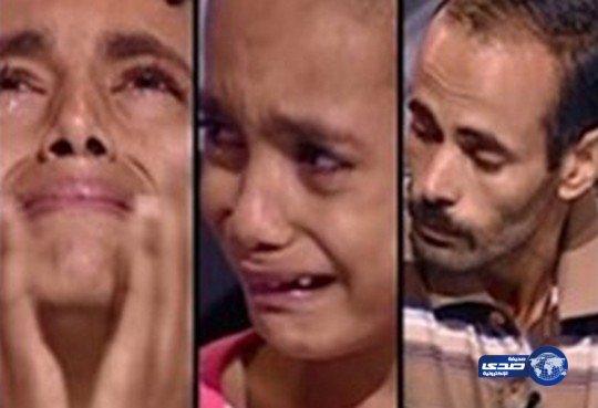 بالفيديو:طفلان ينهاران بعد سماعهما خبر وفاة والدتهما على الهواء