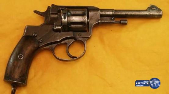 مطعم يقدم خصماً لمن يحمل مسدساً !!