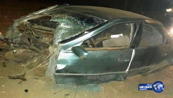 انشطار سيارة إلى نصفين بعد اصطدامها بعمود في ابوعريش